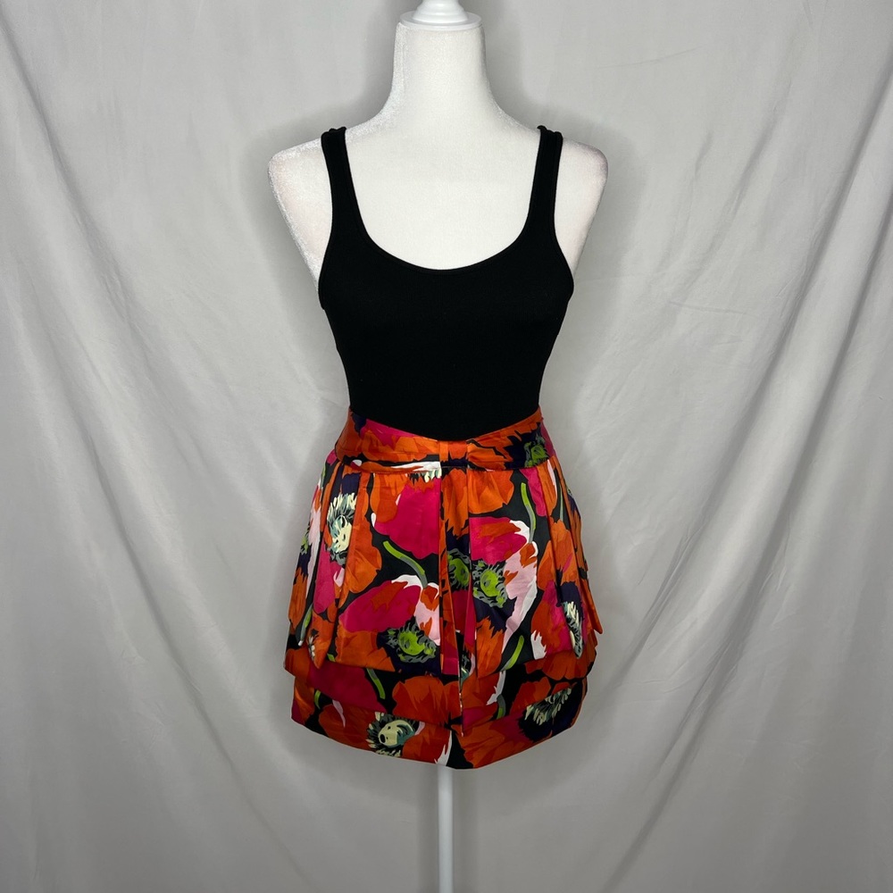 Ted Baker floral skirt. Size 2 equal a size 6 in US